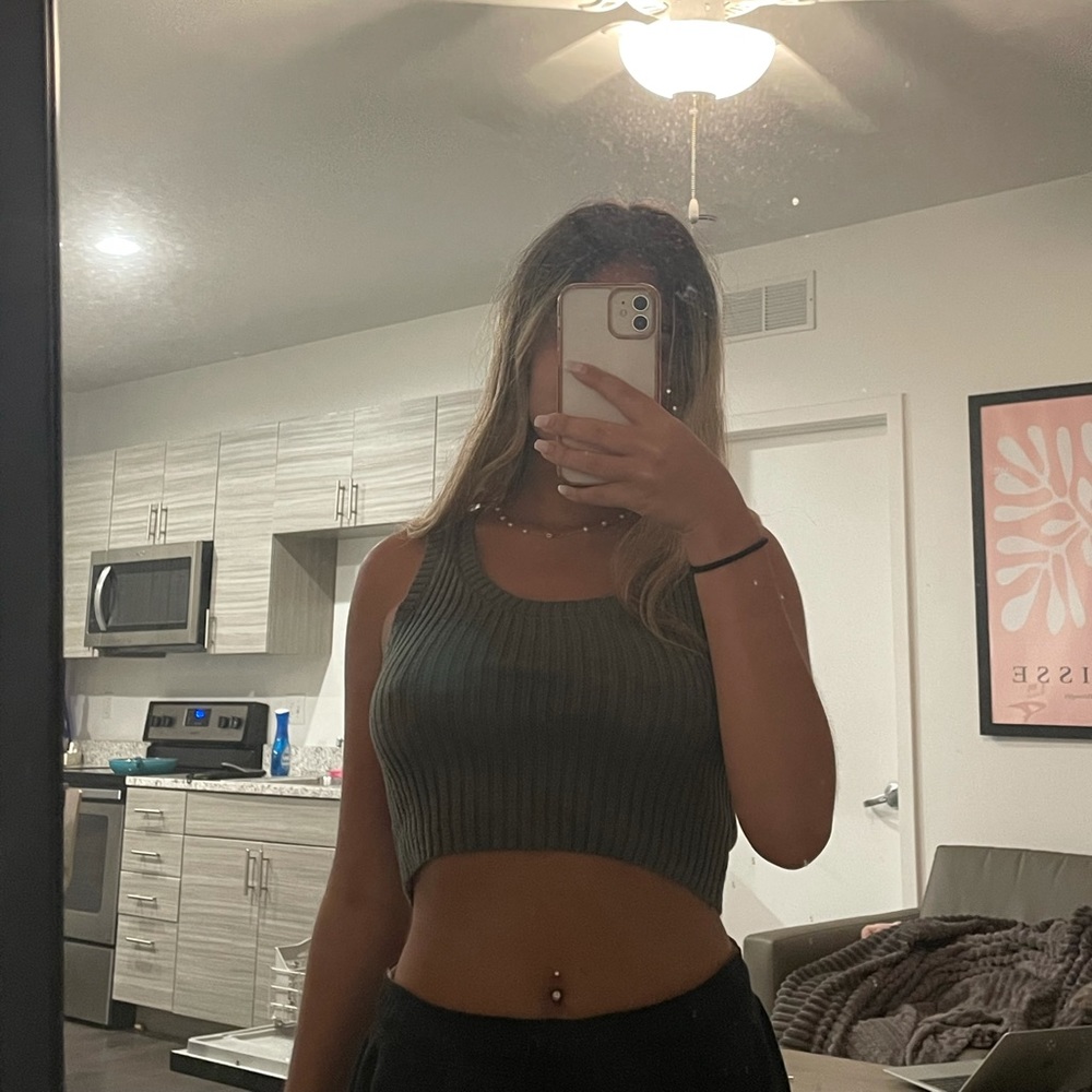Cropped knit tank